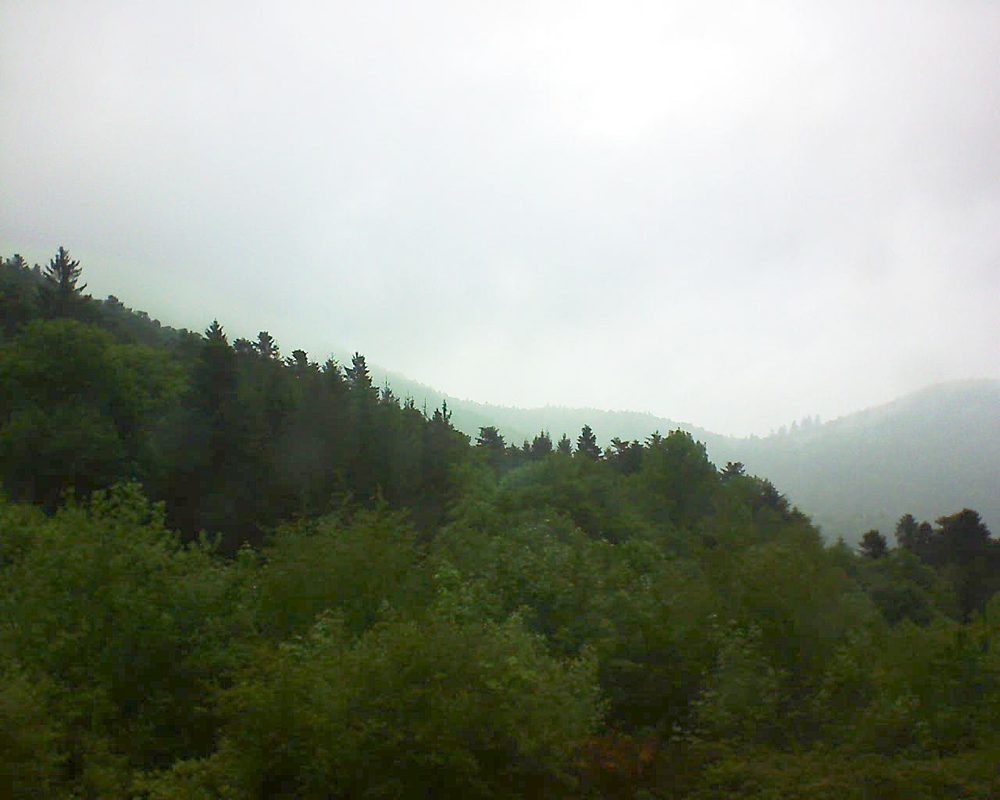 Le petit ballon vu depuis le Domaine Langmatt à Murbach le 16.05.2018 à 13:15 Le petit ballon (Alsace, Vosges) le 16.05.2018 à 13:15