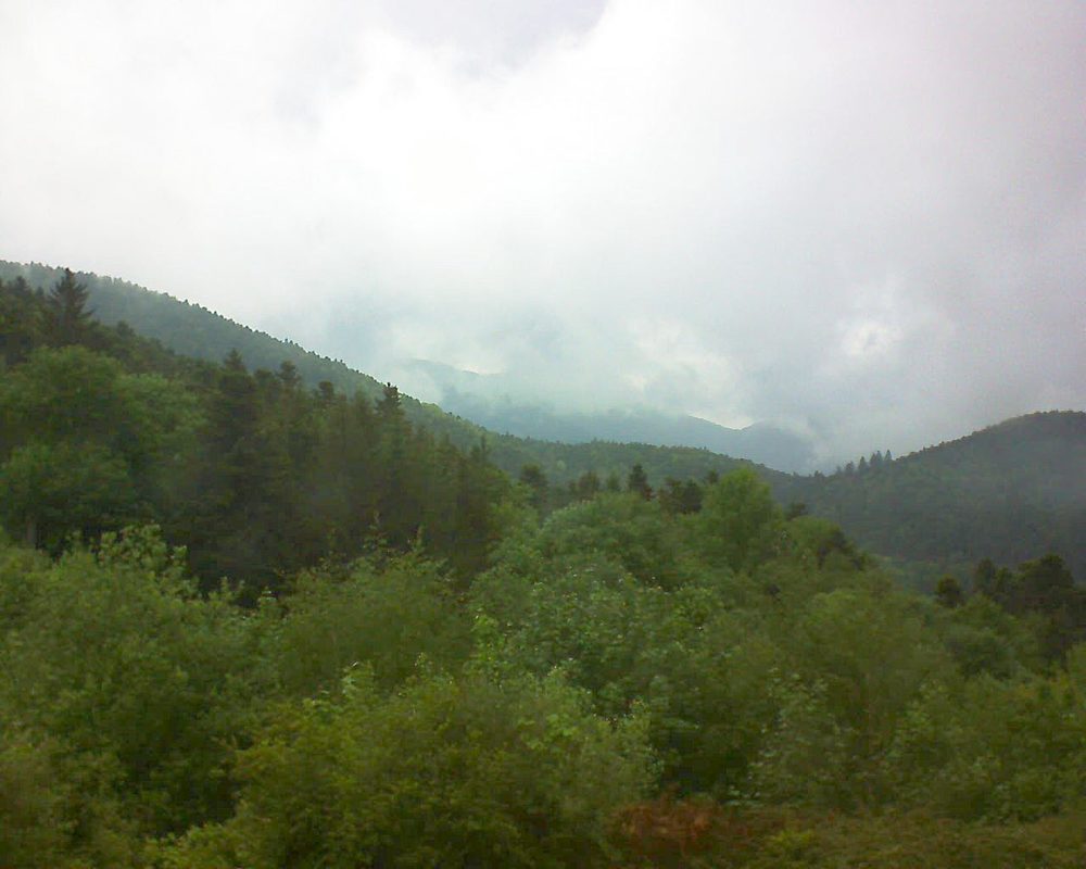 Le petit ballon vu depuis le Domaine Langmatt à Murbach le 16.05.2018 à 14:45 Le petit ballon (Alsace, Vosges) le 16.05.2018 à 14:45