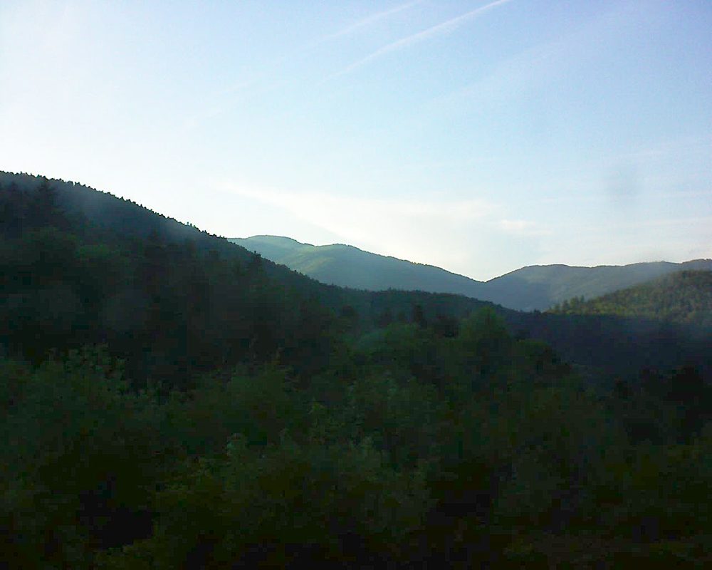 Le petit ballon vu depuis le Domaine Langmatt à Murbach le 16.05.2018 à 19:45 Le petit ballon (Alsace, Vosges) le 16.05.2018 à 19:45