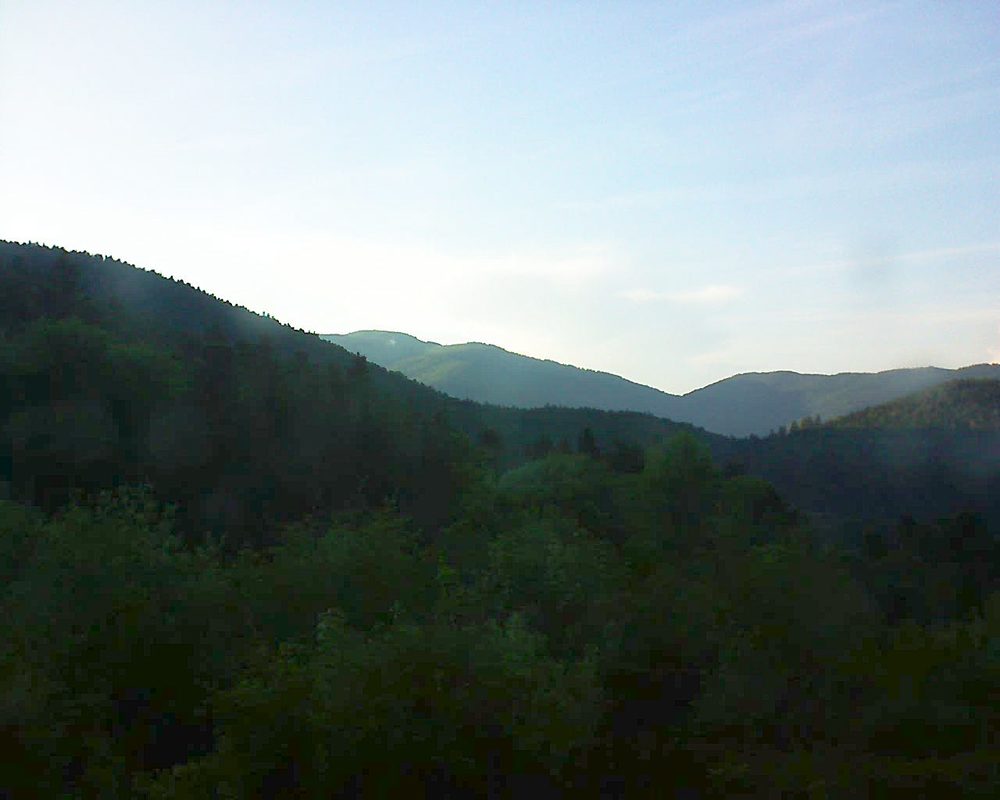 Le petit ballon vu depuis le Domaine Langmatt à Murbach le 16.05.2018 à 20:00 Le petit ballon (Alsace, Vosges) le 16.05.2018 à 20:00