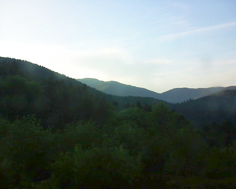 Le petit ballon vu depuis le Domaine Langmatt à Murbach le 16.05.2018 à 20:15 Le petit ballon (Alsace, Vosges) le 16.05.2018 à 20:15