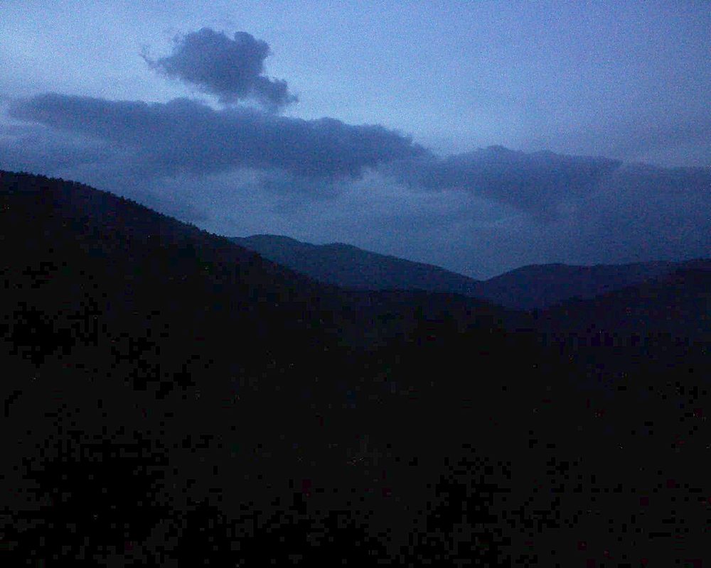 Le petit ballon vu depuis le Domaine Langmatt à Murbach le 16.05.2018 à 21:30 Le petit ballon (Alsace, Vosges) le 16.05.2018 à 21:30