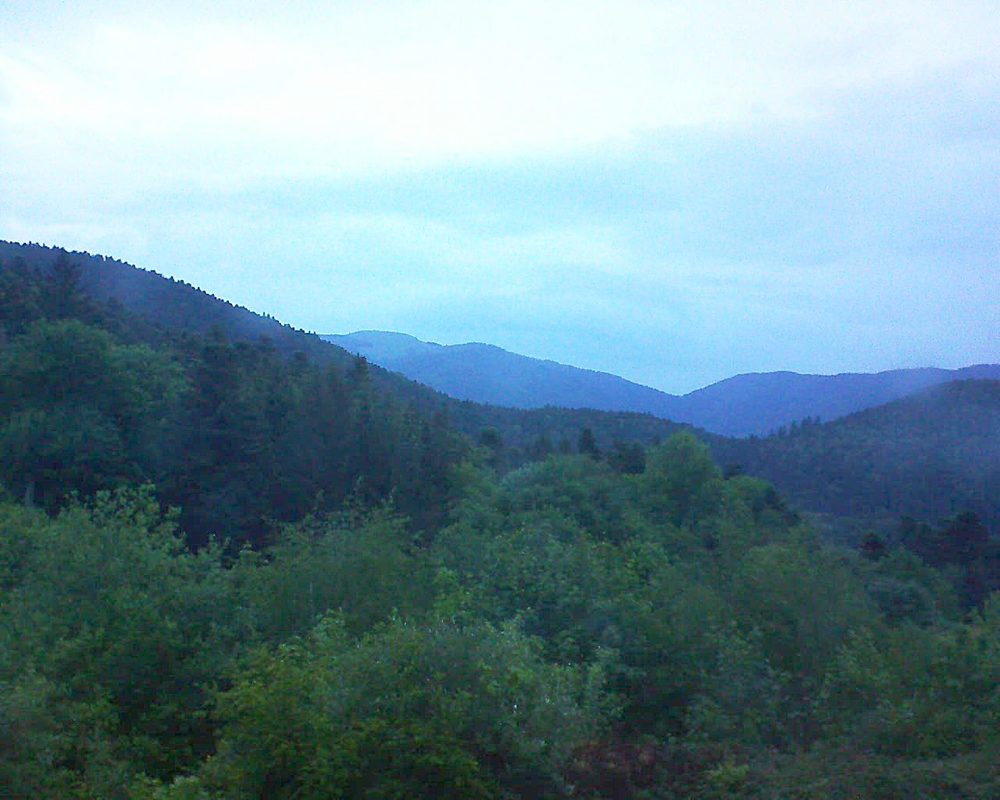 Le petit ballon vu depuis le Domaine Langmatt à Murbach le 17.05.2018 à 06:00 Le petit ballon (Alsace, Vosges) le 17.05.2018 à 06:00
