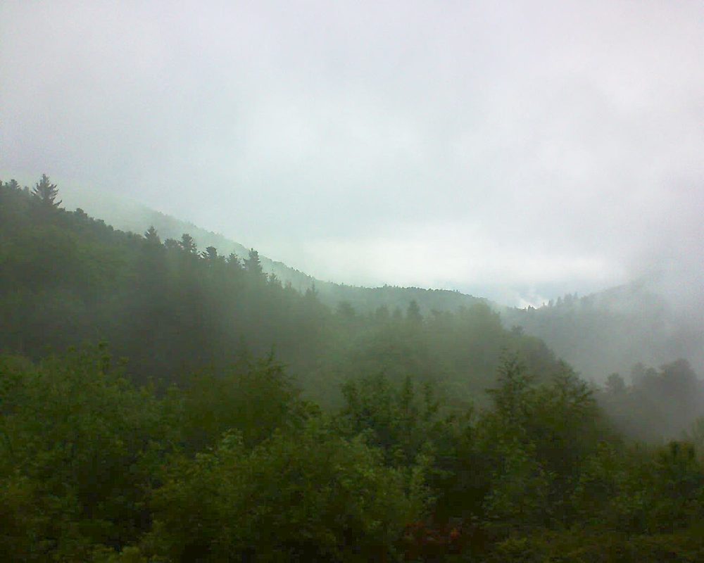 Le petit ballon vu depuis le Domaine Langmatt à Murbach le 17.05.2018 à 08:15 Le petit ballon (Alsace, Vosges) le 17.05.2018 à 08:15