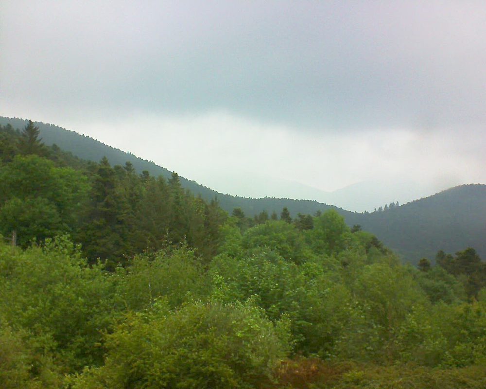 Le petit ballon vu depuis le Domaine Langmatt à Murbach le 17.05.2018 à 16:30 Le petit ballon (Alsace, Vosges) le 17.05.2018 à 16:30