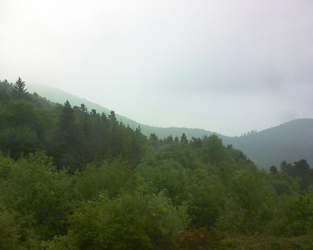 Le petit ballon vu depuis le Domaine Langmatt à Murbach le 17.05.2018 à 18:45 Le petit ballon (Alsace, Vosges) le 17.05.2018 à 18:45