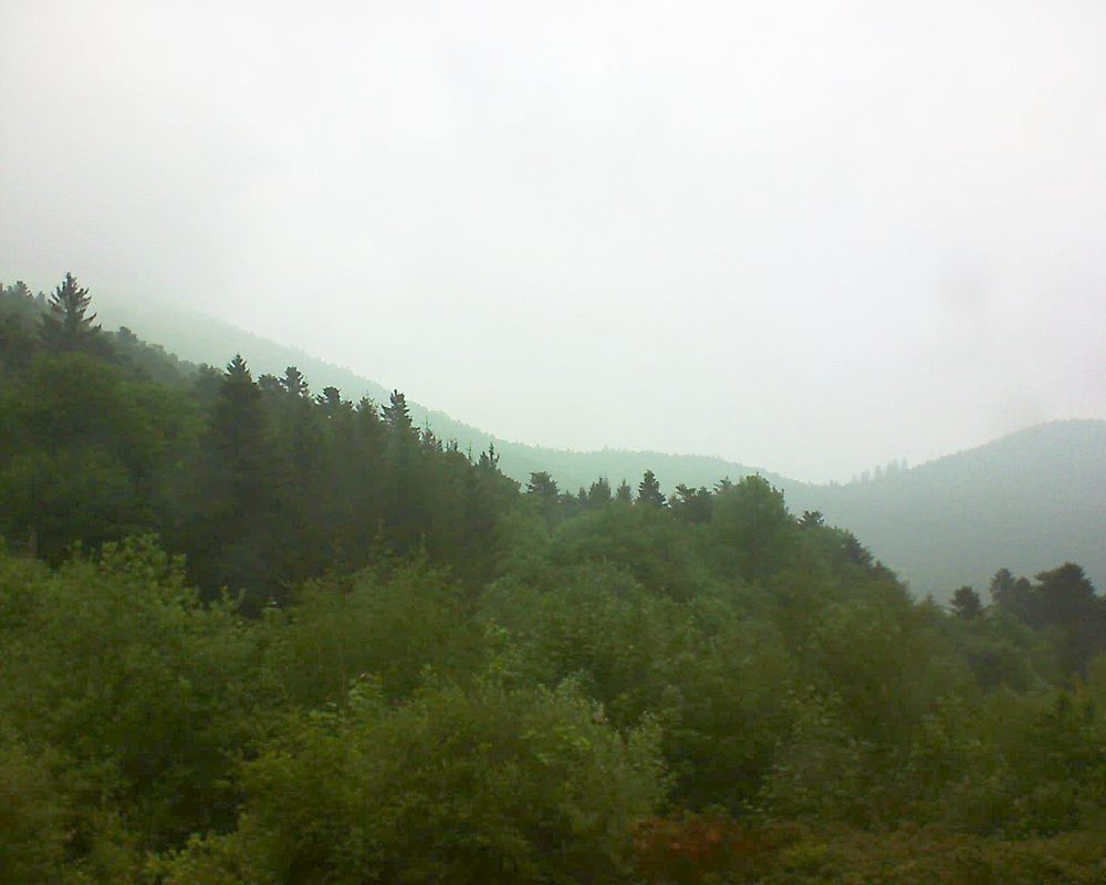 Le petit ballon vu depuis le Domaine Langmatt à Murbach le 17.05.2018 à 19:45 Le petit ballon (Alsace, Vosges) le 17.05.2018 à 19:45