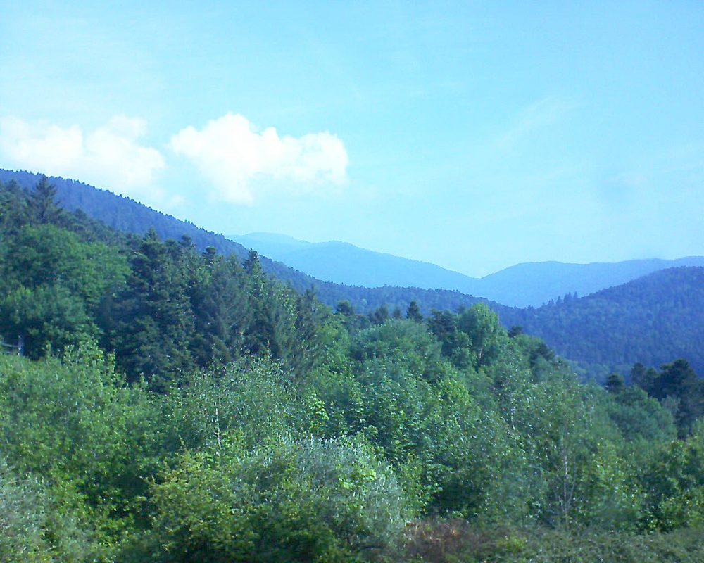 Le petit ballon vu depuis le Domaine Langmatt à Murbach le 18.05.2018 à 10:15 Le petit ballon (Alsace, Vosges) le 18.05.2018 à 10:15