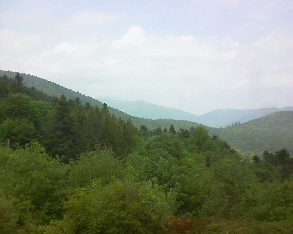 Le petit ballon vu depuis le Domaine Langmatt à Murbach le 18.05.2018 à 13:30 Le petit ballon (Alsace, Vosges) le 18.05.2018 à 13:30