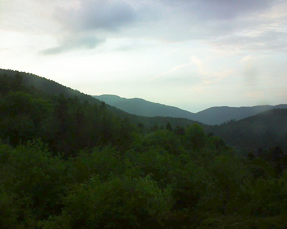 Le petit ballon vu depuis le Domaine Langmatt à Murbach le 18.05.2018 à 21:00 Le petit ballon (Alsace, Vosges) le 18.05.2018 à 21:00