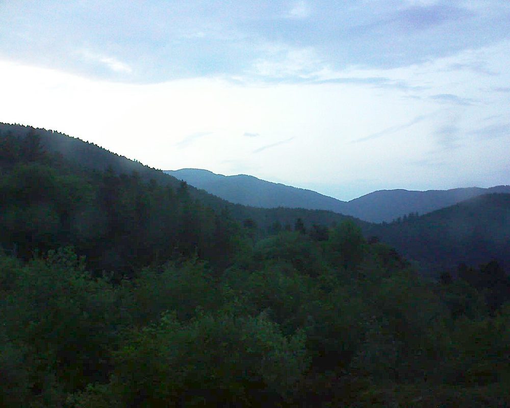 Le petit ballon vu depuis le Domaine Langmatt à Murbach le 18.05.2018 à 21:15 Le petit ballon (Alsace, Vosges) le 18.05.2018 à 21:15