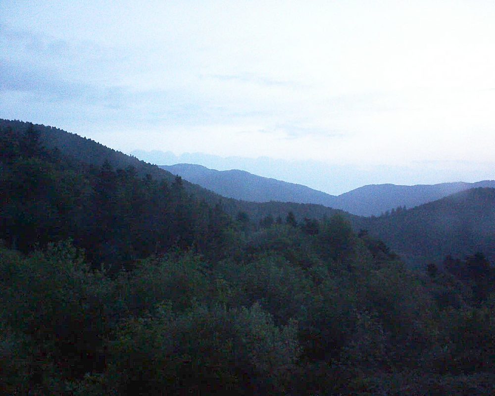 Le petit ballon vu depuis le Domaine Langmatt à Murbach le 19.05.2018 à 05:30 Le petit ballon (Alsace, Vosges) le 19.05.2018 à 05:30