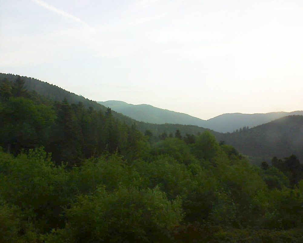 Le petit ballon vu depuis le Domaine Langmatt à Murbach le 19.05.2018 à 06:30 Le petit ballon (Alsace, Vosges) le 19.05.2018 à 06:30