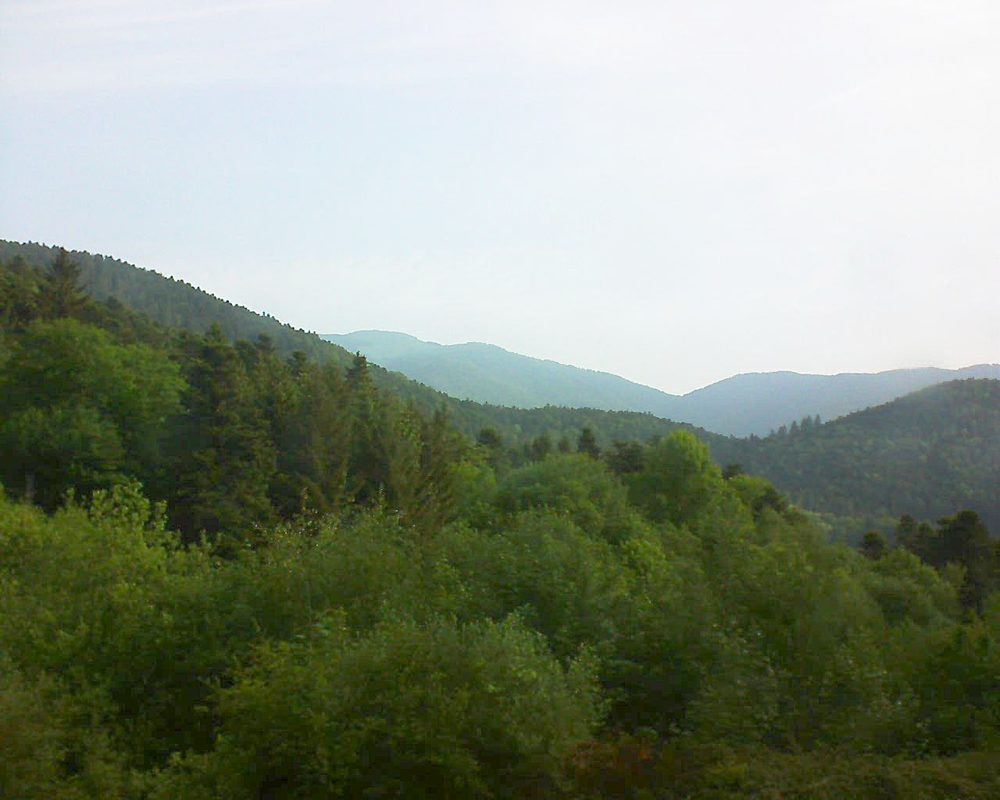 Le petit ballon vu depuis le Domaine Langmatt à Murbach le 19.05.2018 à 08:15 Le petit ballon (Alsace, Vosges) le 19.05.2018 à 08:15