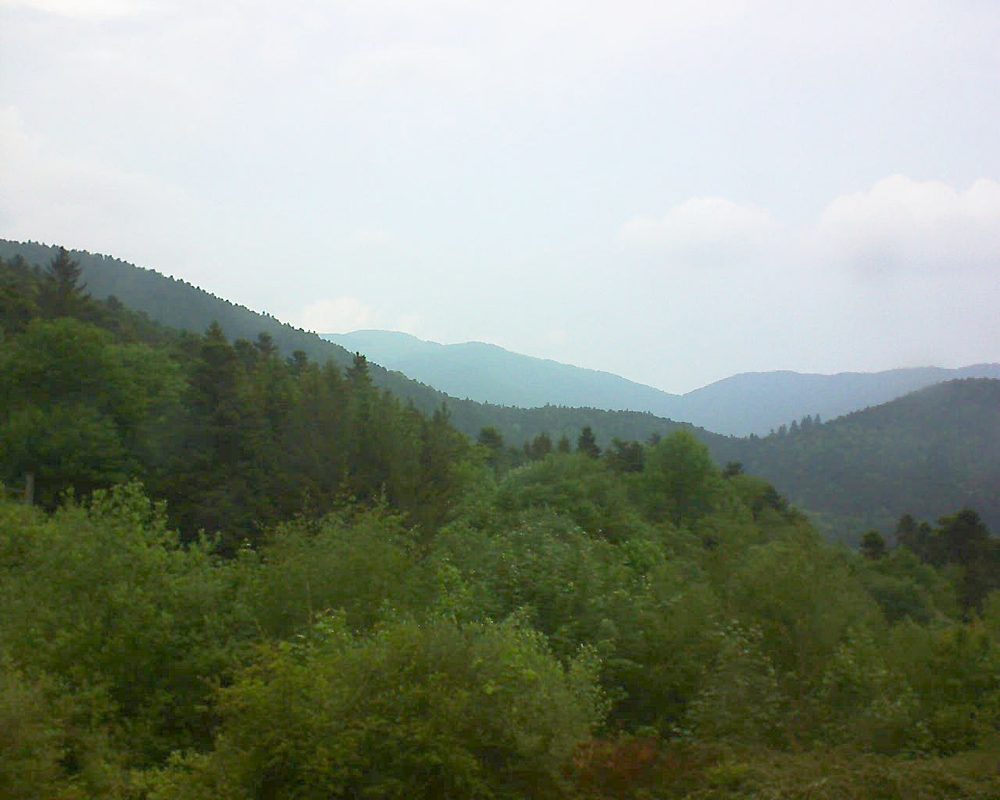 Le petit ballon vu depuis le Domaine Langmatt à Murbach le 19.05.2018 à 14:45 Le petit ballon (Alsace, Vosges) le 19.05.2018 à 14:45