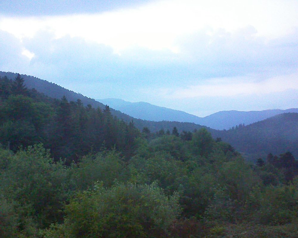 Le petit ballon vu depuis le Domaine Langmatt à Murbach le 19.05.2018 à 21:15 Le petit ballon (Alsace, Vosges) le 19.05.2018 à 21:15