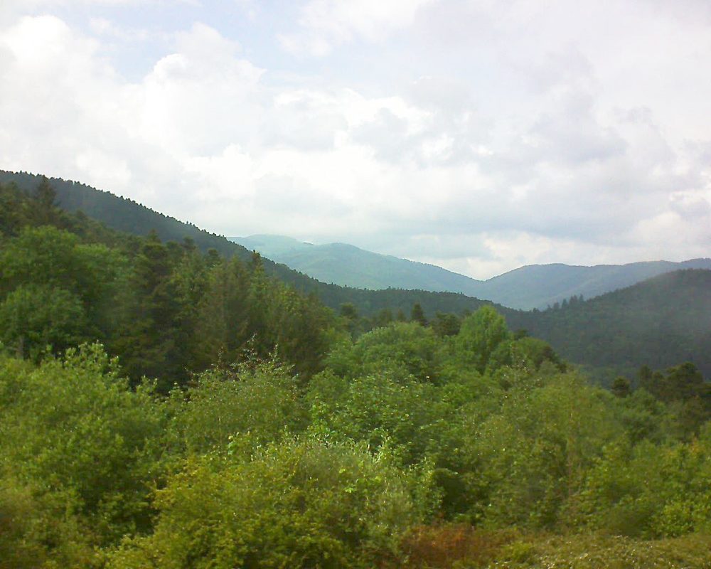 Le petit ballon vu depuis le Domaine Langmatt à Murbach le 20.05.2018 à 15:30 Le petit ballon (Alsace, Vosges) le 20.05.2018 à 15:30