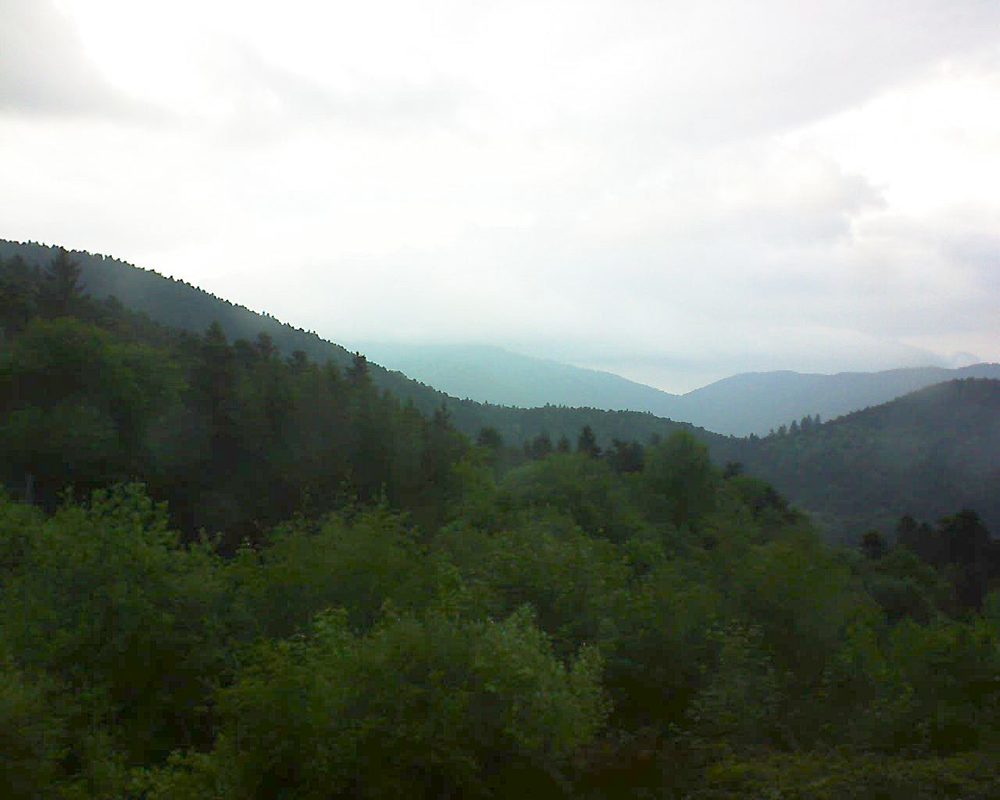 Le petit ballon vu depuis le Domaine Langmatt à Murbach le 20.05.2018 à 19:30 Le petit ballon (Alsace, Vosges) le 20.05.2018 à 19:30