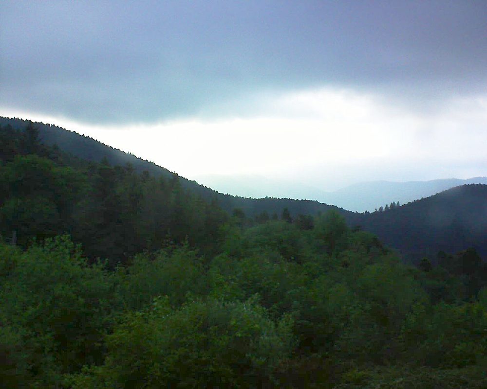 Le petit ballon vu depuis le Domaine Langmatt à Murbach le 20.05.2018 à 20:15 Le petit ballon (Alsace, Vosges) le 20.05.2018 à 20:15