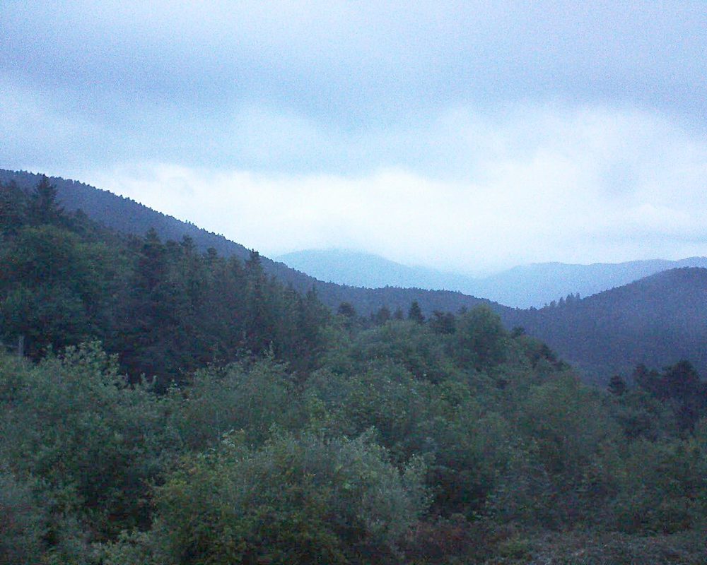 Le petit ballon vu depuis le Domaine Langmatt à Murbach le 20.05.2018 à 21:15 Le petit ballon (Alsace, Vosges) le 20.05.2018 à 21:15