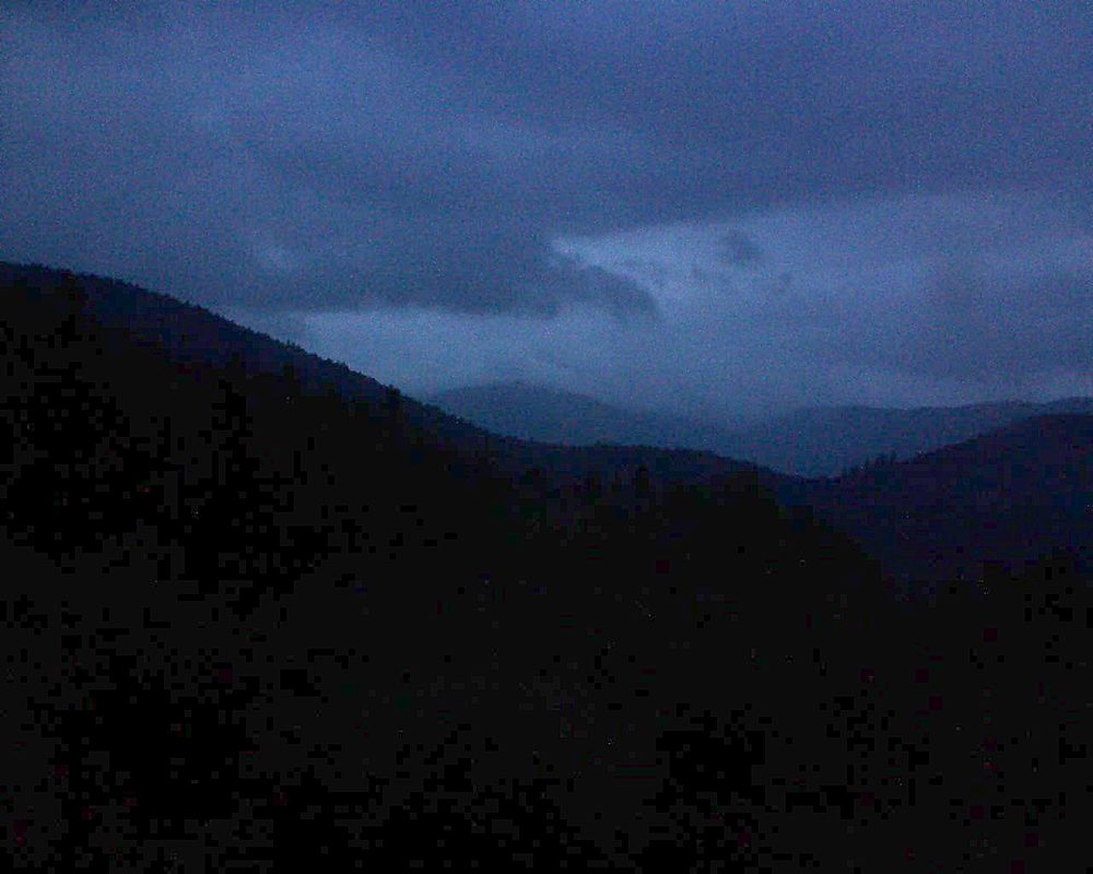 Le petit ballon vu depuis le Domaine Langmatt à Murbach le 20.05.2018 à 21:30 Le petit ballon (Alsace, Vosges) le 20.05.2018 à 21:30