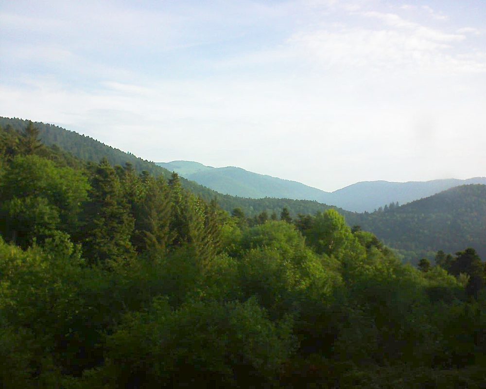 Le petit ballon vu depuis le Domaine Langmatt à Murbach le 21.05.2018 à 08:00 Le petit ballon (Alsace, Vosges) le 21.05.2018 à 08:00