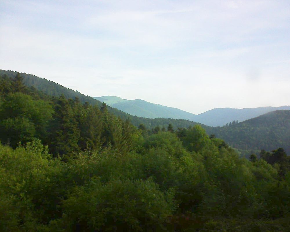 Le petit ballon vu depuis le Domaine Langmatt à Murbach le 21.05.2018 à 08:15 Le petit ballon (Alsace, Vosges) le 21.05.2018 à 08:15