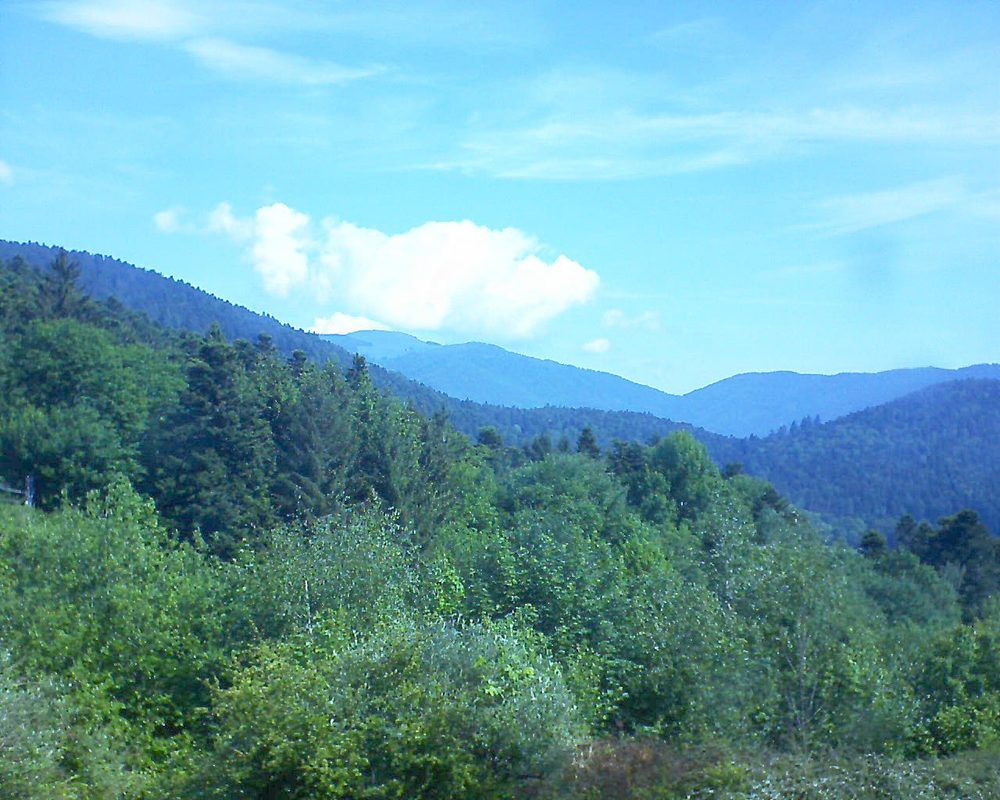 Le petit ballon vu depuis le Domaine Langmatt à Murbach le 21.05.2018 à 10:45 Le petit ballon (Alsace, Vosges) le 21.05.2018 à 10:45