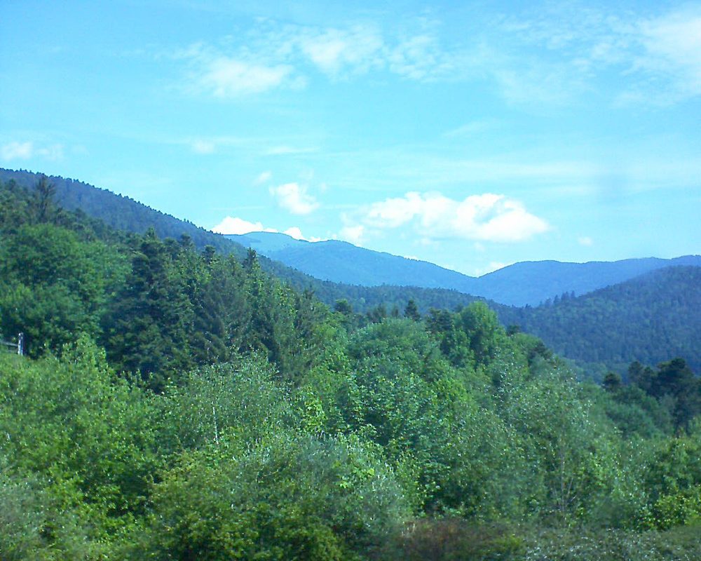 Le petit ballon vu depuis le Domaine Langmatt à Murbach le 21.05.2018 à 11:15 Le petit ballon (Alsace, Vosges) le 21.05.2018 à 11:15