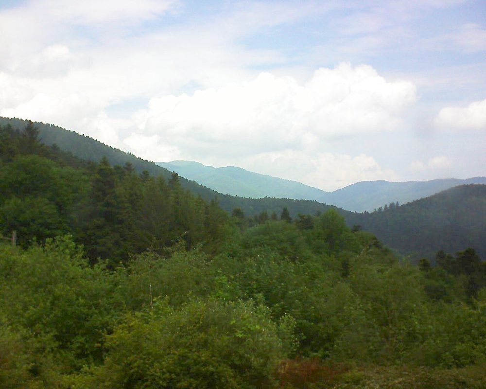 Le petit ballon vu depuis le Domaine Langmatt à Murbach le 21.05.2018 à 12:45 Le petit ballon (Alsace, Vosges) le 21.05.2018 à 12:45
