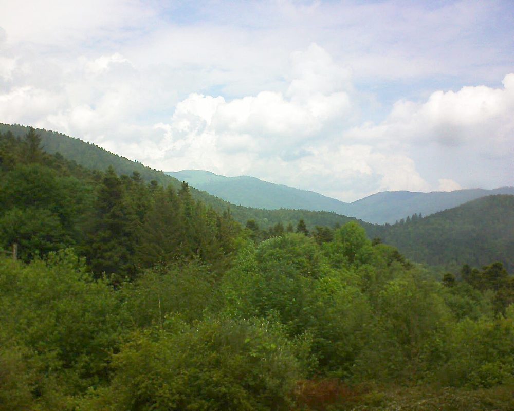 Le petit ballon vu depuis le Domaine Langmatt à Murbach le 21.05.2018 à 13:00 Le petit ballon (Alsace, Vosges) le 21.05.2018 à 13:00