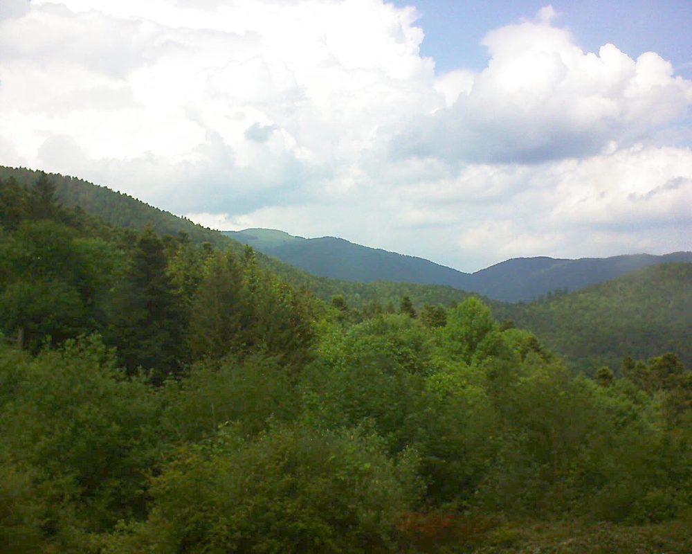 Le petit ballon vu depuis le Domaine Langmatt à Murbach le 21.05.2018 à 14:45 Le petit ballon (Alsace, Vosges) le 21.05.2018 à 14:45