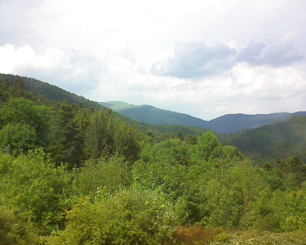 Le petit ballon vu depuis le Domaine Langmatt à Murbach le 21.05.2018 à 15:15 Le petit ballon (Alsace, Vosges) le 21.05.2018 à 15:15