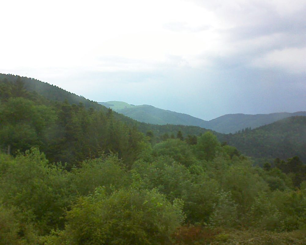 Le petit ballon vu depuis le Domaine Langmatt à Murbach le 21.05.2018 à 18:00 Le petit ballon (Alsace, Vosges) le 21.05.2018 à 18:00
