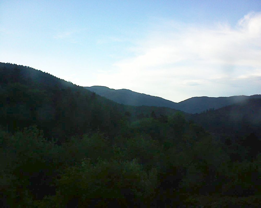 Le petit ballon vu depuis le Domaine Langmatt à Murbach le 21.05.2018 à 20:00 Le petit ballon (Alsace, Vosges) le 21.05.2018 à 20:00
