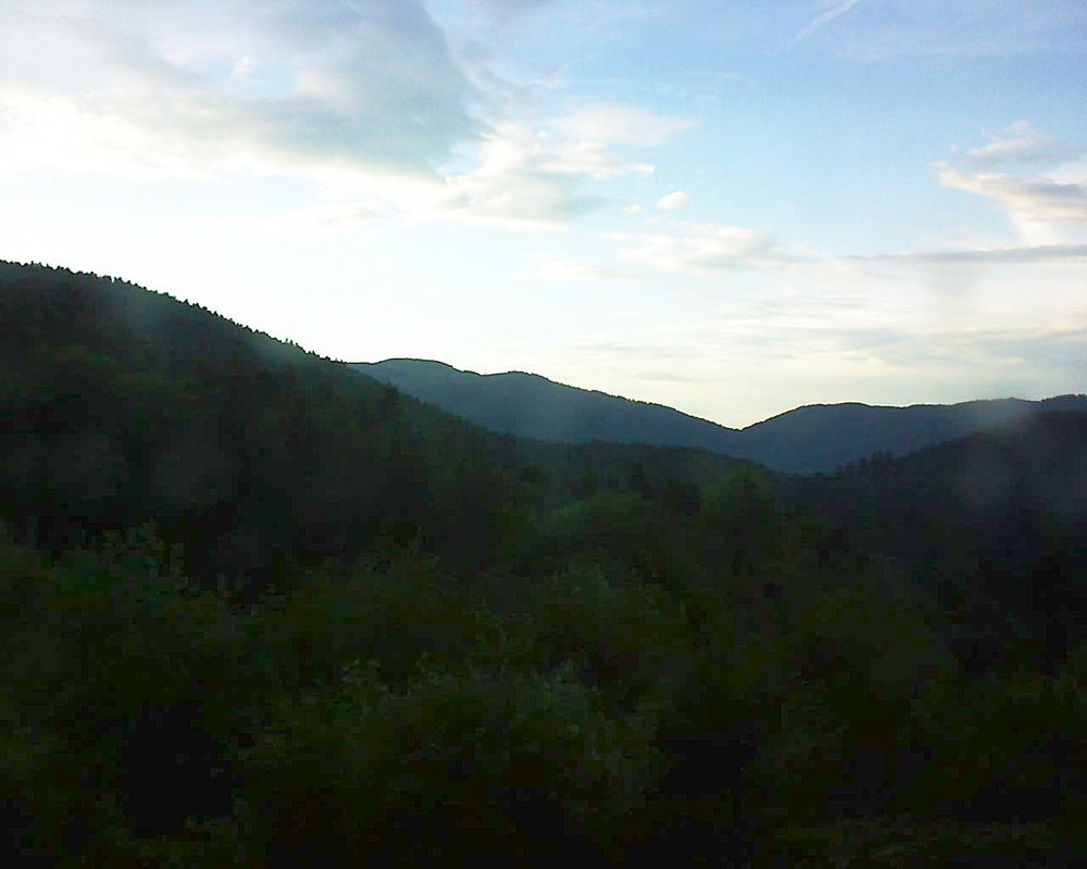 Le petit ballon vu depuis le Domaine Langmatt à Murbach le 21.05.2018 à 20:30 Le petit ballon (Alsace, Vosges) le 21.05.2018 à 20:30