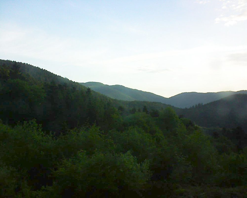 Le petit ballon vu depuis le Domaine Langmatt à Murbach le 22.05.2018 à 06:30 Le petit ballon (Alsace, Vosges) le 22.05.2018 à 06:30