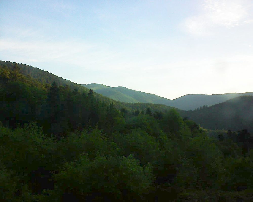 Le petit ballon vu depuis le Domaine Langmatt à Murbach le 22.05.2018 à 06:45 Le petit ballon (Alsace, Vosges) le 22.05.2018 à 06:45