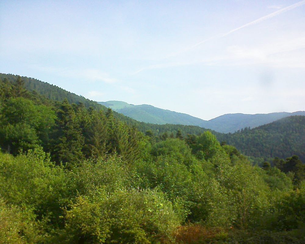 Le petit ballon vu depuis le Domaine Langmatt à Murbach le 22.05.2018 à 09:15 Le petit ballon (Alsace, Vosges) le 22.05.2018 à 09:15