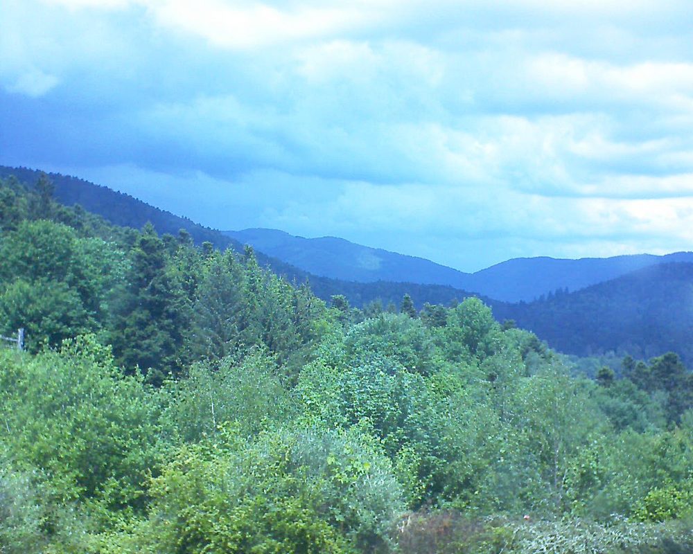Le petit ballon vu depuis le Domaine Langmatt à Murbach le 22.05.2018 à 13:15 Le petit ballon (Alsace, Vosges) le 22.05.2018 à 13:15