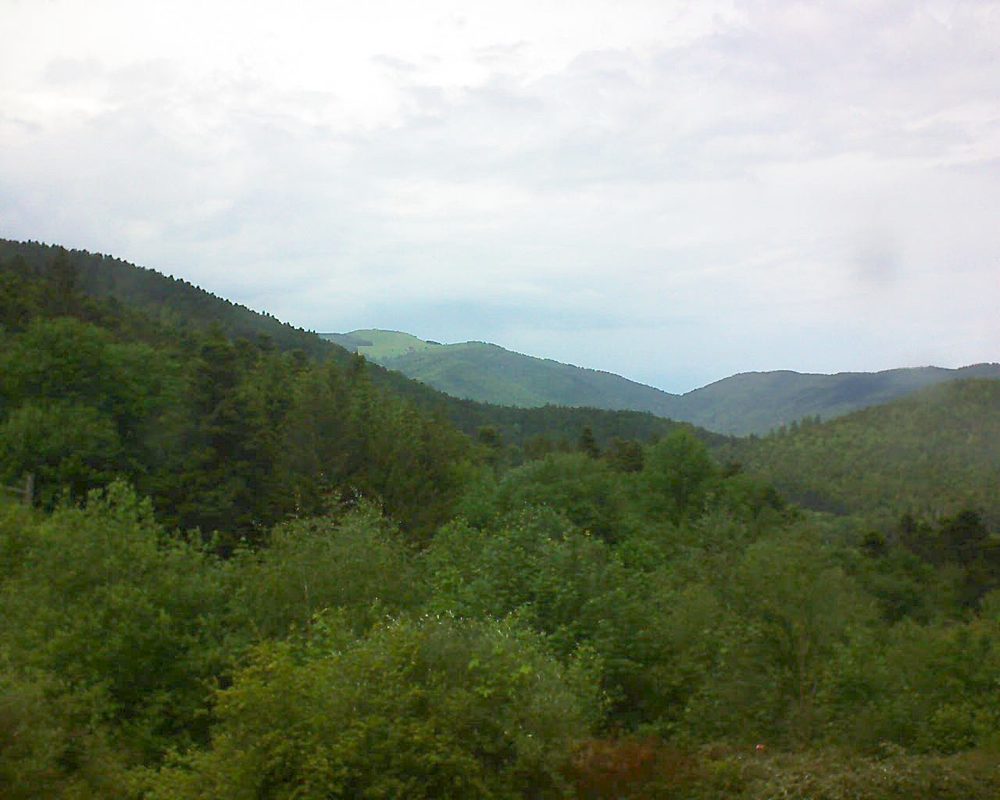 Le petit ballon vu depuis le Domaine Langmatt à Murbach le 22.05.2018 à 14:30 Le petit ballon (Alsace, Vosges) le 22.05.2018 à 14:30