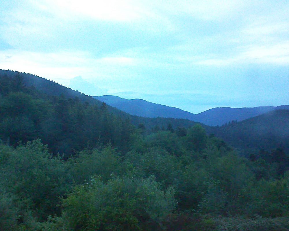 Le petit ballon vu depuis le Domaine Langmatt à Murbach le 22.05.2018 à 21:15 Le petit ballon (Alsace, Vosges) le 22.05.2018 à 21:15