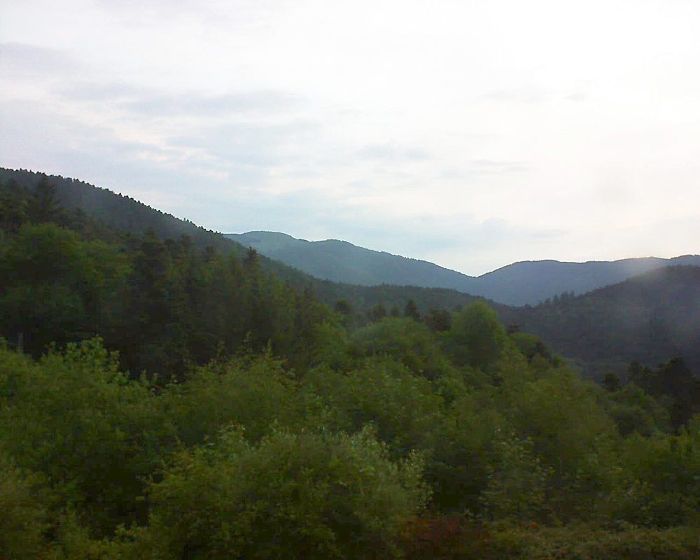 Le petit ballon vu depuis le Domaine Langmatt à Murbach le 23.05.2018 à 05:45 Le petit ballon (Alsace, Vosges) le 23.05.2018 à 05:45
