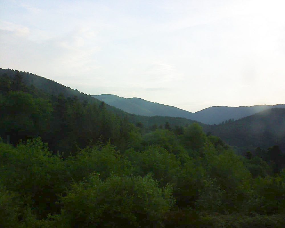 Le petit ballon vu depuis le Domaine Langmatt à Murbach le 23.05.2018 à 06:15 Le petit ballon (Alsace, Vosges) le 23.05.2018 à 06:15