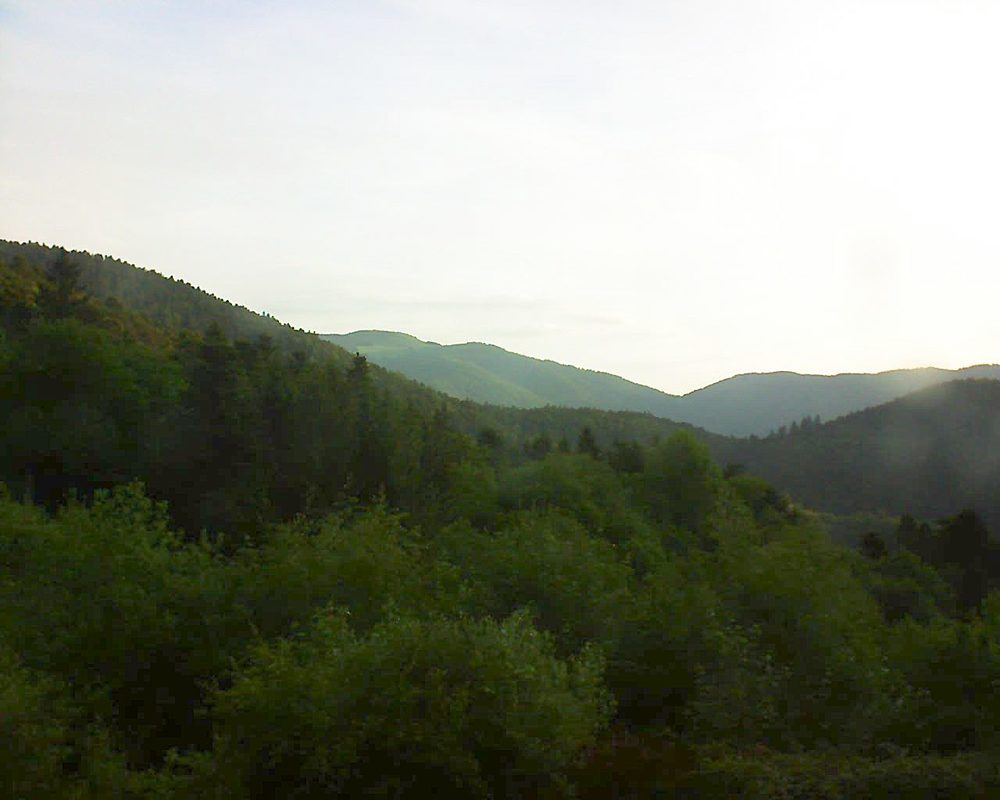 Le petit ballon vu depuis le Domaine Langmatt à Murbach le 23.05.2018 à 06:30 Le petit ballon (Alsace, Vosges) le 23.05.2018 à 06:30