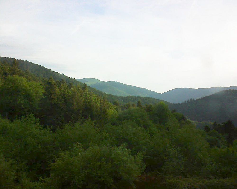 Le petit ballon vu depuis le Domaine Langmatt à Murbach le 23.05.2018 à 07:15 Le petit ballon (Alsace, Vosges) le 23.05.2018 à 07:15