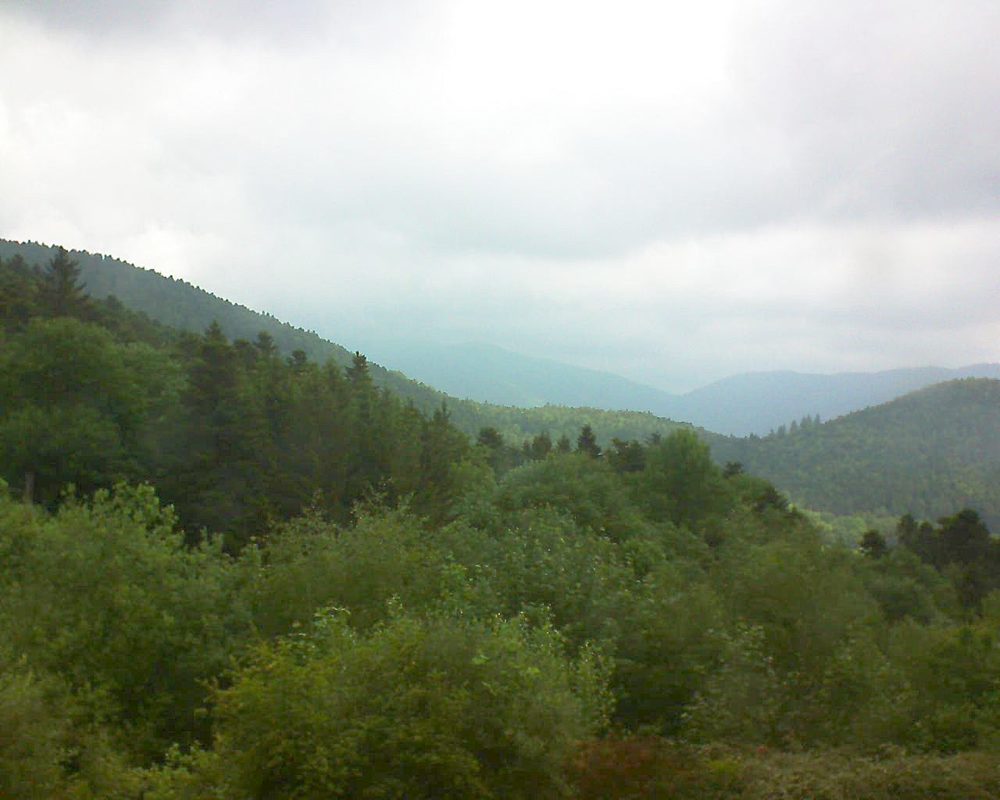 Le petit ballon vu depuis le Domaine Langmatt à Murbach le 23.05.2018 à 11:45 Le petit ballon (Alsace, Vosges) le 23.05.2018 à 11:45