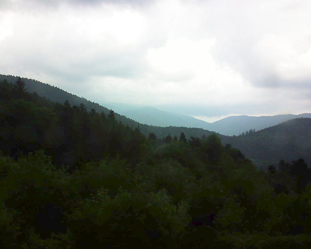 Le petit ballon vu depuis le Domaine Langmatt à Murbach le 23.05.2018 à 13:15 Le petit ballon (Alsace, Vosges) le 23.05.2018 à 13:15