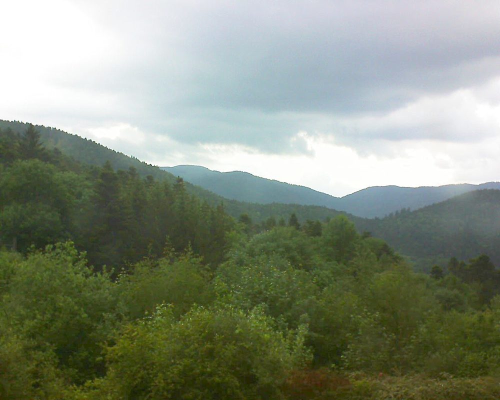 Le petit ballon vu depuis le Domaine Langmatt à Murbach le 23.05.2018 à 14:00 Le petit ballon (Alsace, Vosges) le 23.05.2018 à 14:00