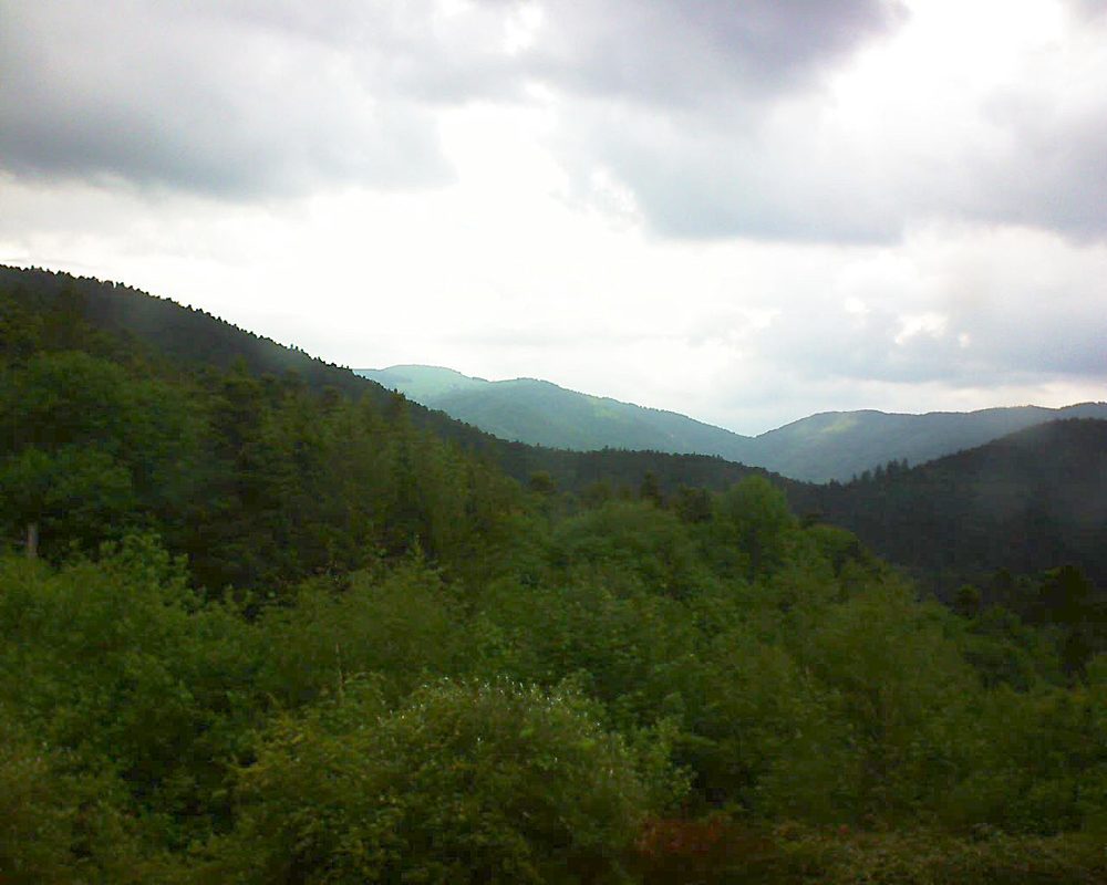 Le petit ballon vu depuis le Domaine Langmatt à Murbach le 23.05.2018 à 14:15 Le petit ballon (Alsace, Vosges) le 23.05.2018 à 14:15